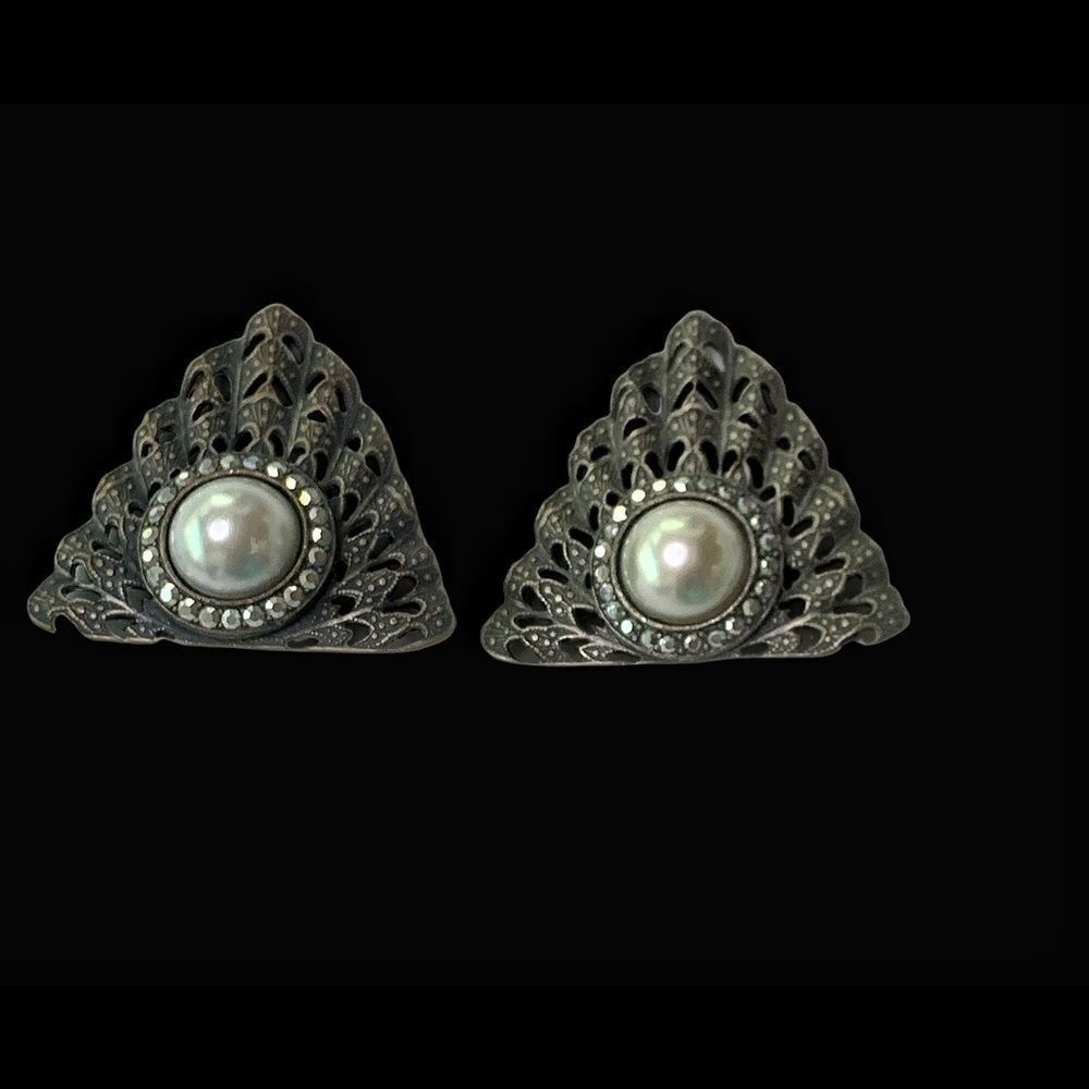 Banana Bob Art Deco silver filagree pearl earrings